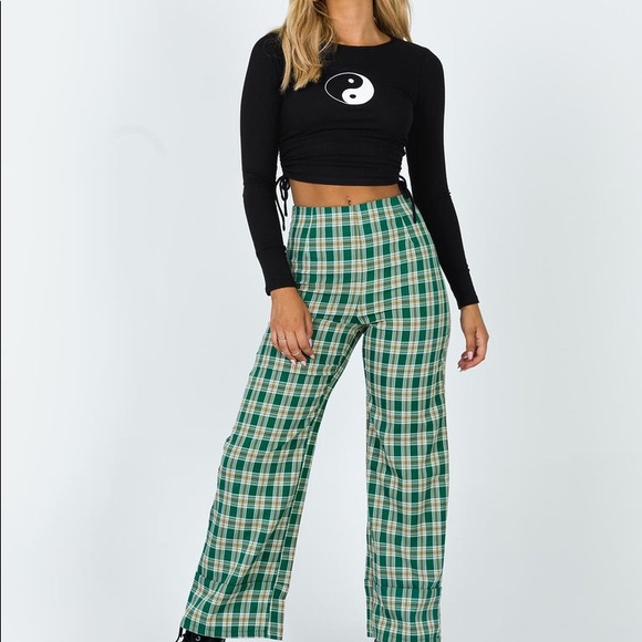 Princess Polly Tops - Princess Polly Ying Yang Crop Long Sleeve Knit Top Shirt